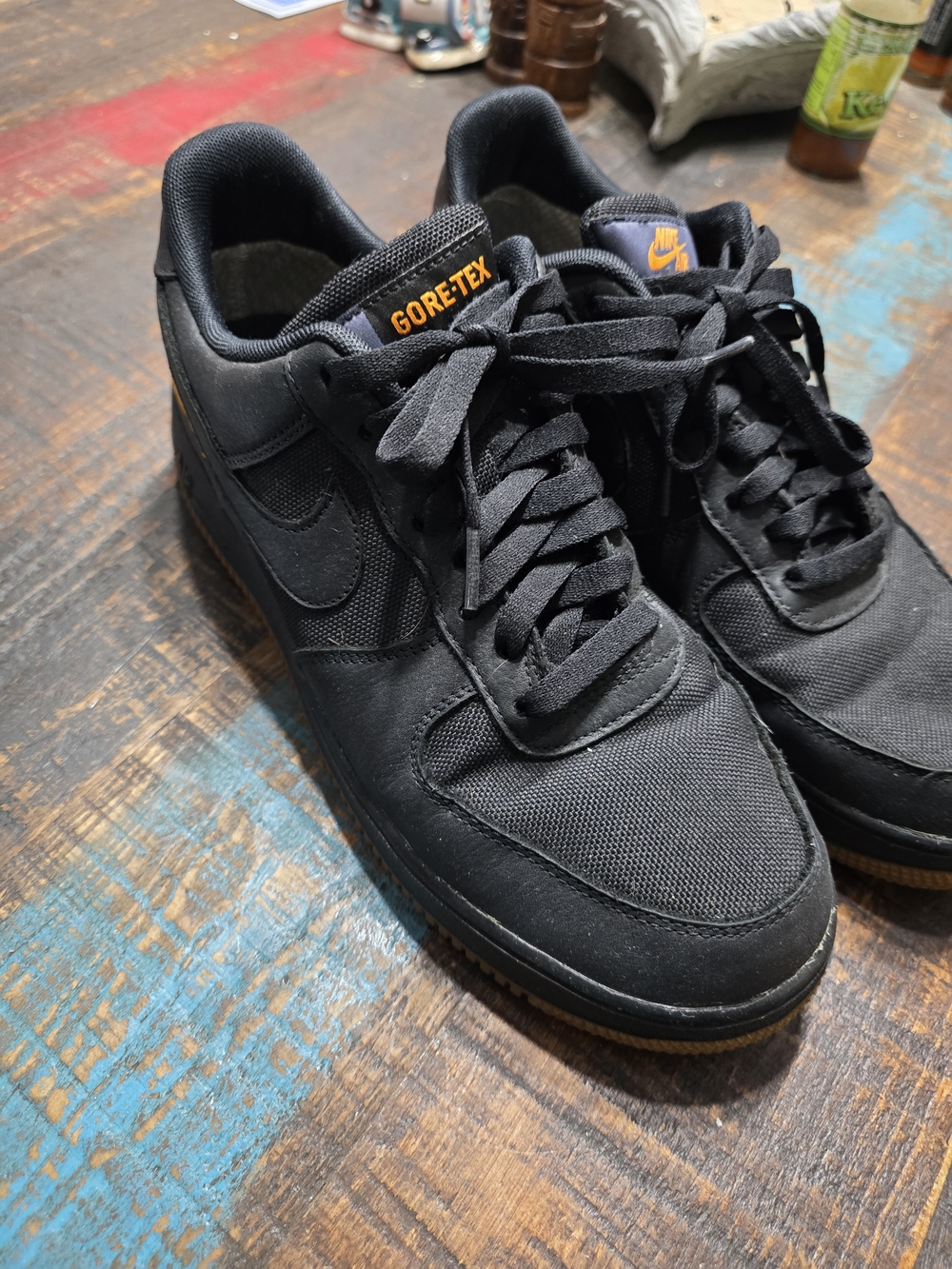 Nike Men’s Black GORE-TEX Low-Top Sneakers